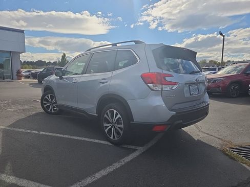 Used 2021 Subaru Forester Limited AWD/4WD image 5
