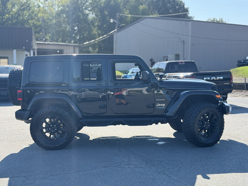 Used 2021 Jeep Wrangler Unlimited Sahara w/ Cold Weather Group AWD/4WD image 10
