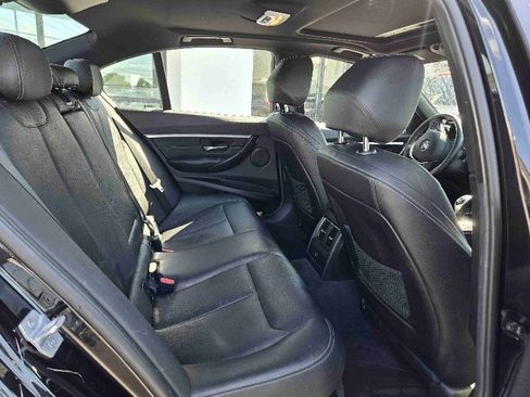 Used 2018 BMW 328d Sedan w/ Convenience Package image 11