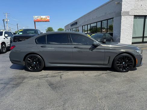 Used 2022 BMW 750i xDrive w/ Executive Package AWD/4WD image 10