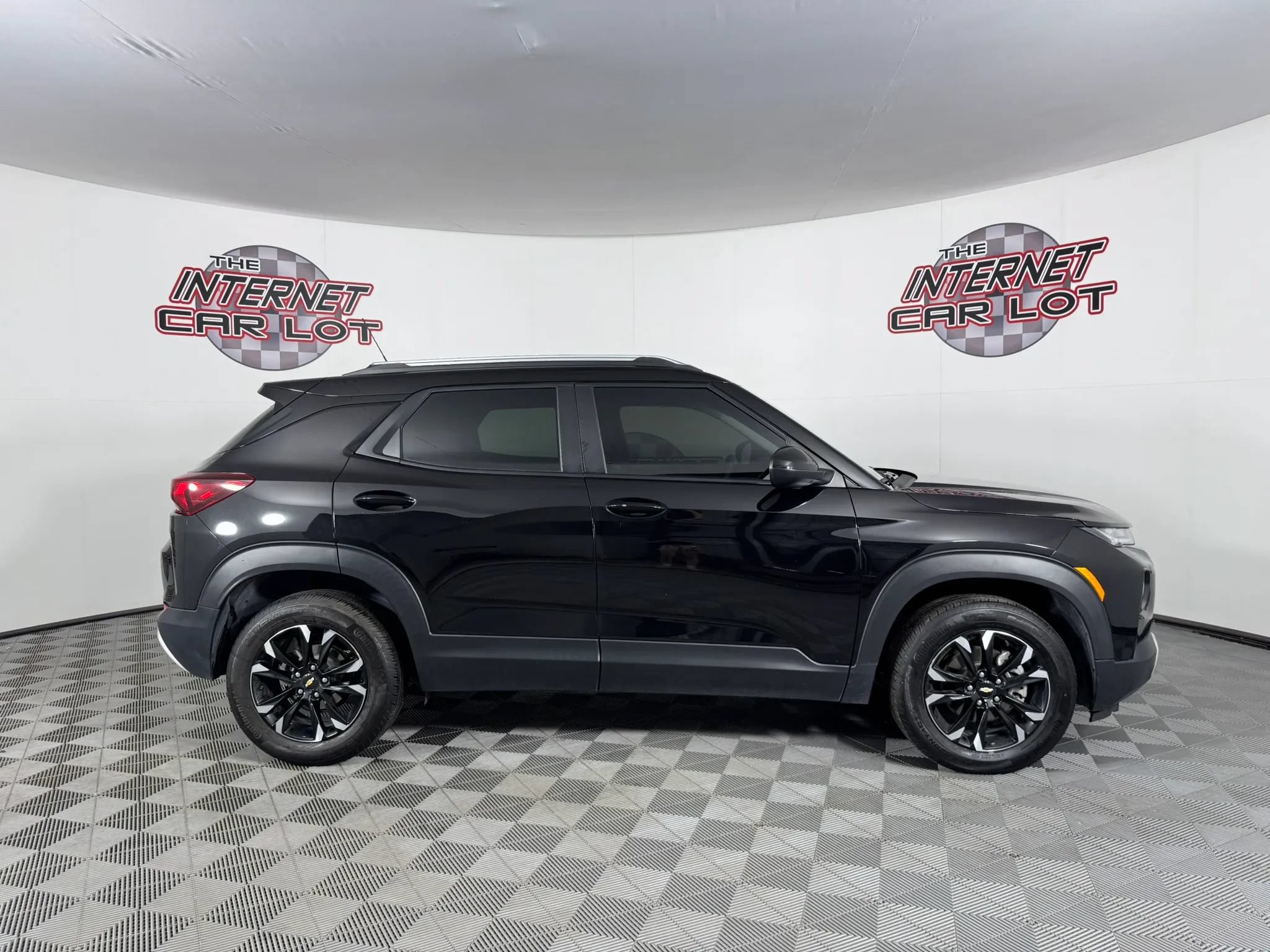Used 2022 Chevrolet TrailBlazer LT w/ Convenience Package AWD/4WD image 8