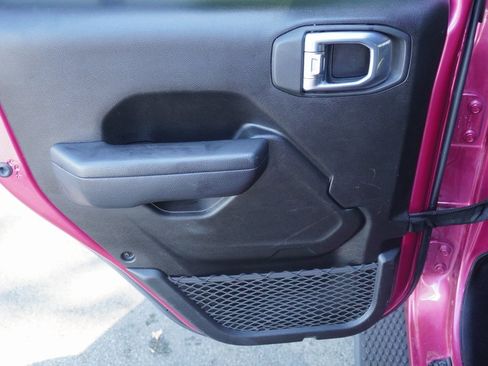 Used 2022 Jeep Wrangler Unlimited Rubicon w/ LED Lighting Group image 23