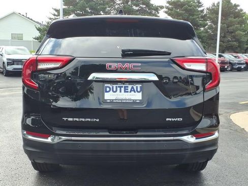 Certified 2022 GMC Terrain SLT w/ Infotainment Package II AWD/4WD image 6