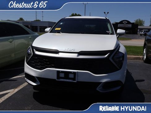 Used 2023 Kia Sportage LX image 10