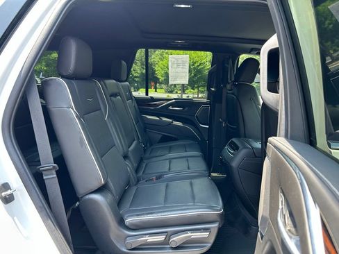 Used 2021 Cadillac Escalade Premium Luxury AWD/4WD image 51