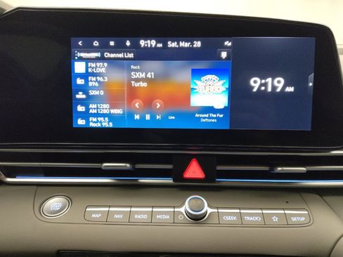 Used 2024 Hyundai Elantra SEL image 25