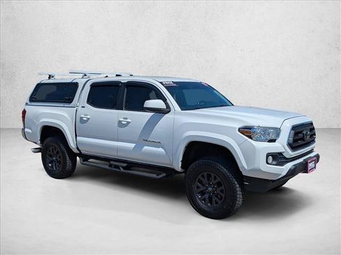 Used 2023 Toyota Tacoma SR5 AWD/4WD image 3