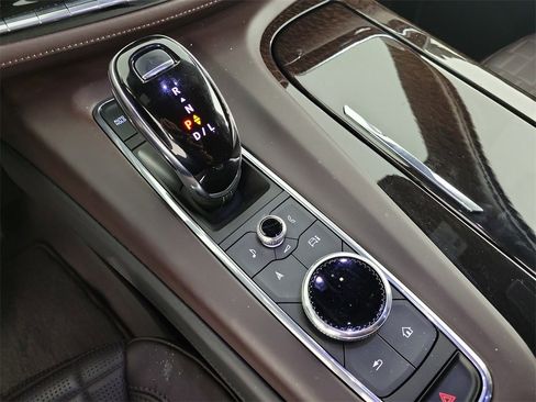 Certified 2023 Cadillac Escalade Premium Luxury Platinum w/ Heavy-Duty Trailer Package image 30