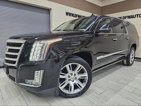 Used 2017 Cadillac Escalade ESV Premium Luxury image 1