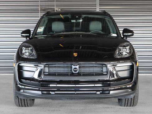 New 2026 Porsche Macan AWD/4WD image 8