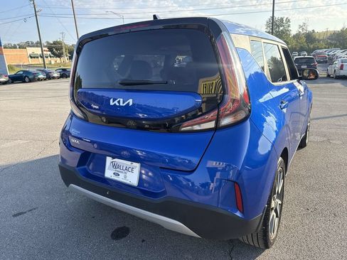 Used 2024 Kia Soul EX w/ Option Group 015 FWD image 5