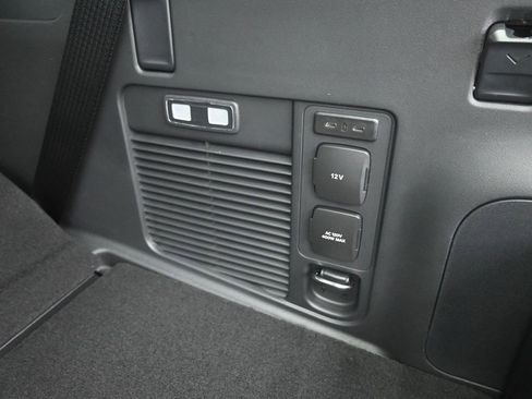 New 2025 Ford Expedition Active image 23