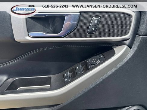 Used 2022 Ford Explorer XLT w/ Equipment Group 202A AWD/4WD image 9