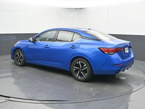Used 2024 Nissan Sentra SV FWD image 9