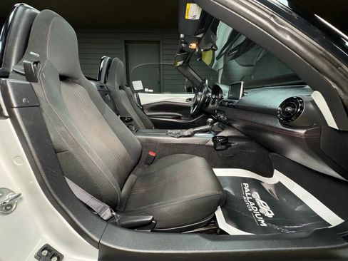 Used 2016 MAZDA MX-5 Miata Club image 41
