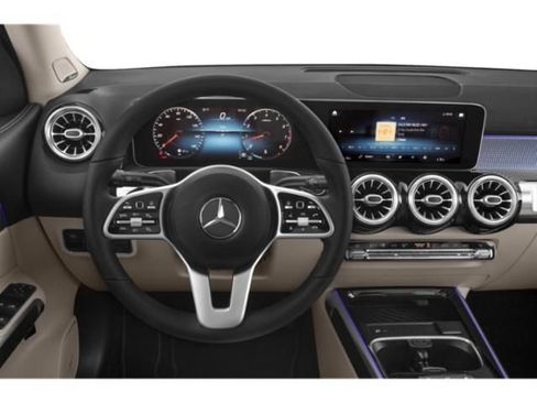 Used 2022 Mercedes-Benz GLB 250 image 8