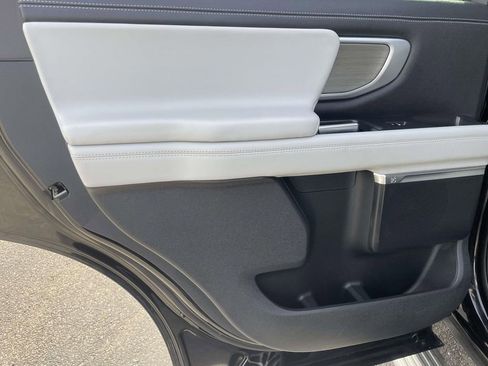 Certified 2025 Ford Expedition Platinum image 24