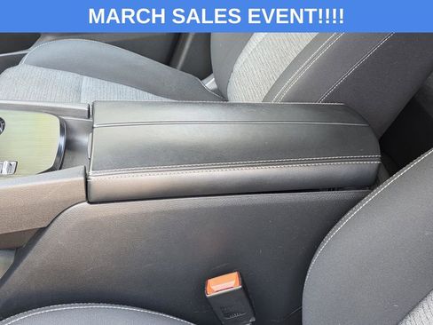 Used 2023 Nissan Rogue SV image 9