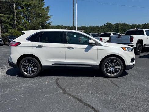 Used 2021 Ford Edge Titanium AWD/4WD image 2