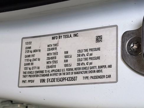 Used 2023 Tesla Model 3 Standard Range image 32