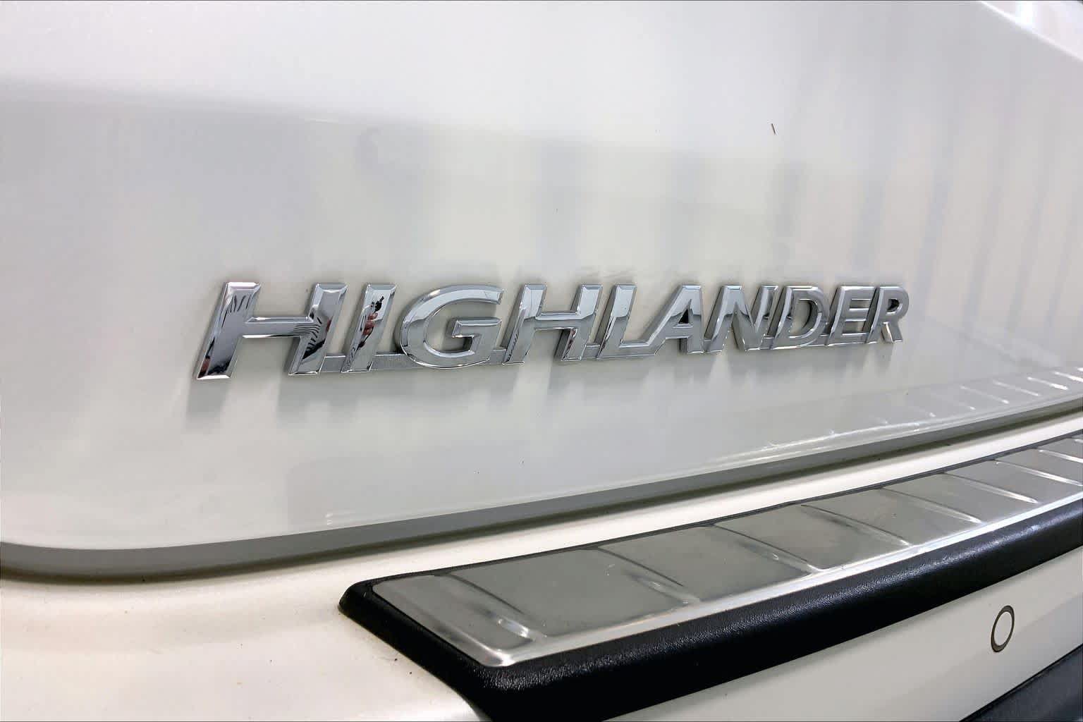 Used 2017 Toyota Highlander Limited Platinum AWD/4WD image 29