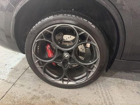 Used 2023 Alfa Romeo Stelvio Quadrifoglio w/ Active Assist Plus Package image 21