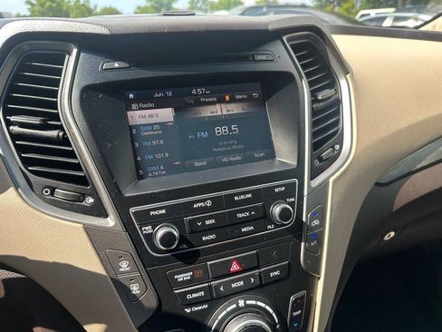 Used 2017 Hyundai Santa Fe Sport image 16