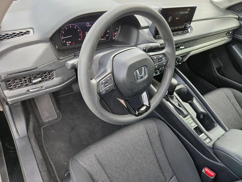 Used 2025 Honda Accord SE image 11