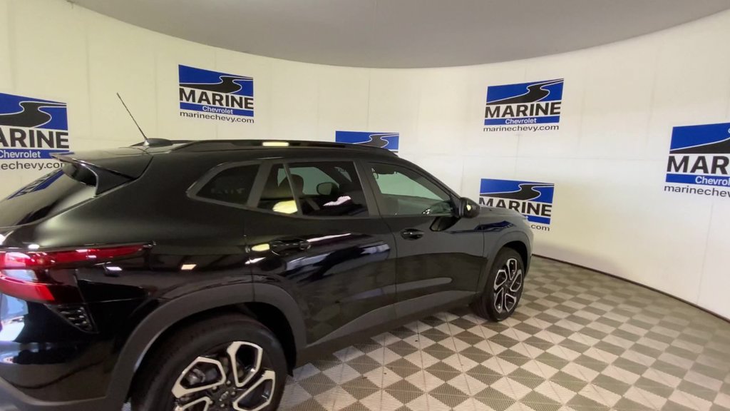 Used 2026 Chevrolet Trax RS w/ Driver Confidence Package FWD image 2