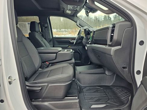 Certified 2025 GMC Sierra 1500 SLE w/ Preferred Package image 38