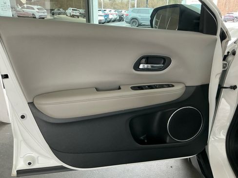 Used 2016 Honda HR-V EX image 35