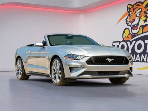 Used 2022 Ford Mustang GT Premium w/ Equipment Group 401A RWD image 3