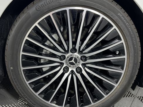 Used 2025 Mercedes-Benz CLE 300 4MATIC Coupe image 14