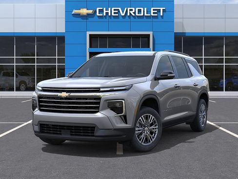 New 2026 Chevrolet Traverse LT w/ Driver Confidence Package AWD/4WD image 6