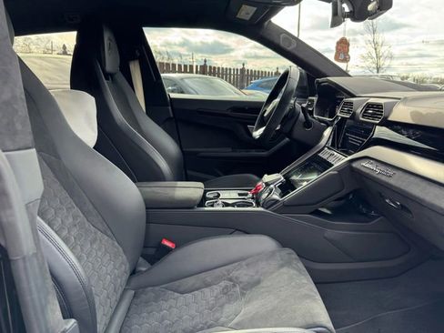 Used 2021 Lamborghini Urus image 19