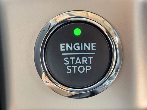 Used 2024 Ford Expedition XLT image 20