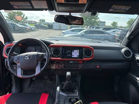 Used 2016 Toyota Tacoma TRD Sport w/ Premium & Technology Package AWD/4WD image 19