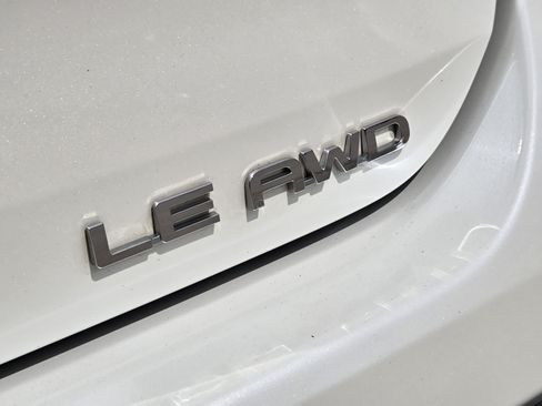 Used 2020 Toyota Highlander LE AWD/4WD image 42