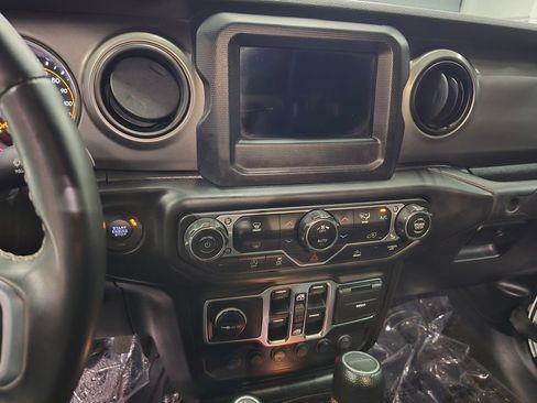 Used 2020 Jeep Gladiator Sport w/ Quick Order Package 24S AWD/4WD image 27