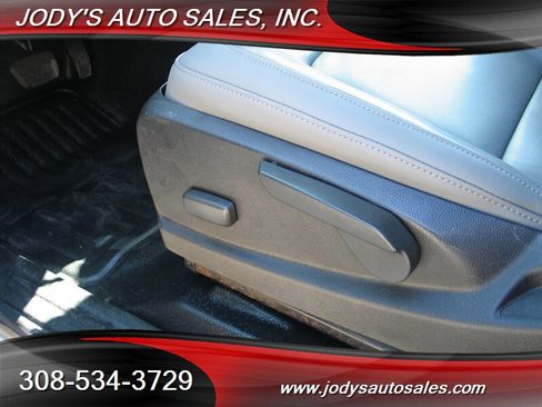 Used 2017 Chevrolet Colorado W/T w/ WT Convenience Package RWD image 4