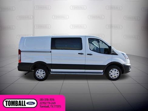 Certified 2025 Ford Transit 250 Low Roof w/ Exterior Upgrade Package RWD image 9