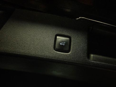Used 2022 Ford Escape SE w/ Convenience Package FWD image 8