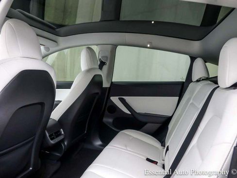 Used 2022 Tesla Model Y Performance AWD/4WD image 15