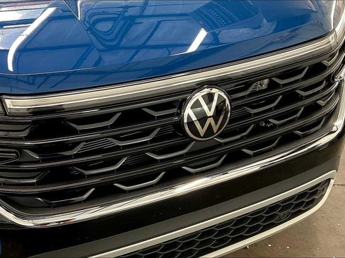 New 2025 Volkswagen Atlas Cross Sport SE image 31
