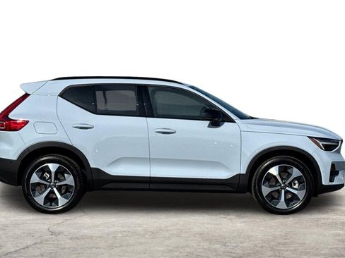 New 2026 Volvo XC40 B5 Plus w/ Protection Package Premier AWD/4WD image 10