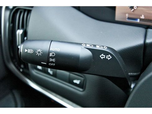 New 2026 Nissan Armada SL w/ Captain's Chari Seat Package image 18