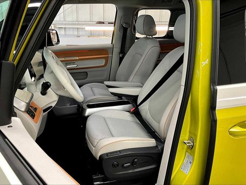New 2025 Volkswagen ID. Buzz 1st Edition image 11