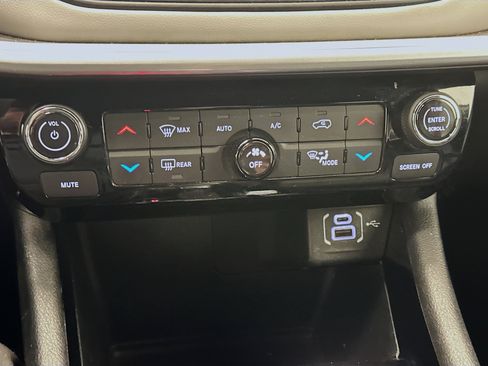 Used 2025 Jeep Compass Limited AWD/4WD image 24
