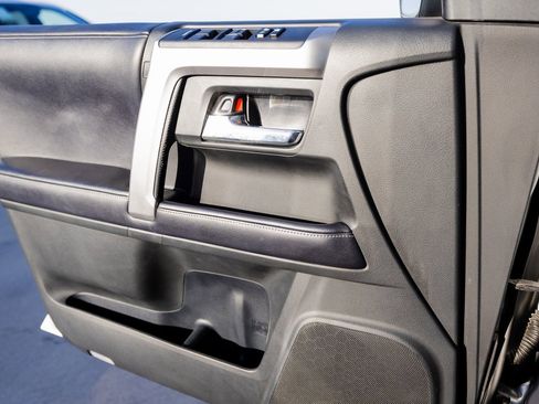 Used 2018 Toyota 4Runner SR5 image 22