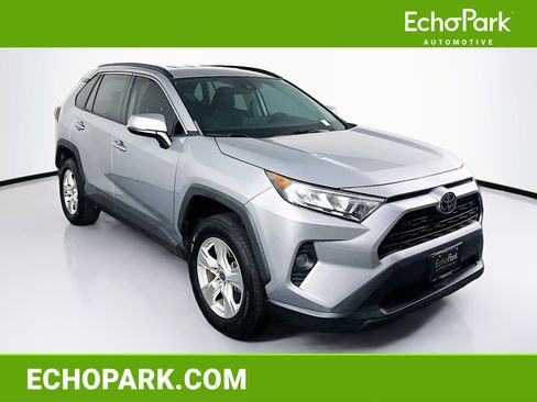 Used 2021 Toyota RAV4 XLE image 1
